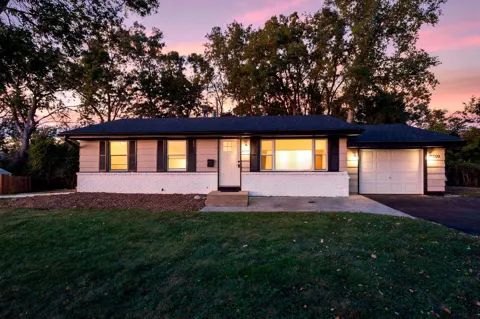 8209 Johnson Circle