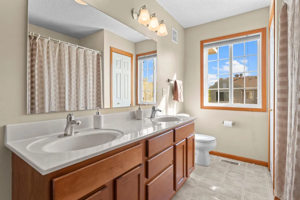 13457 Europa Court #9 Hugo, MN 55038