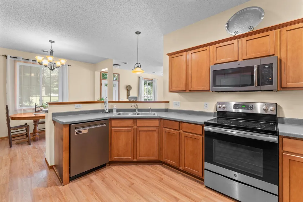 13457 Europa Court #9 Hugo, MN 55038