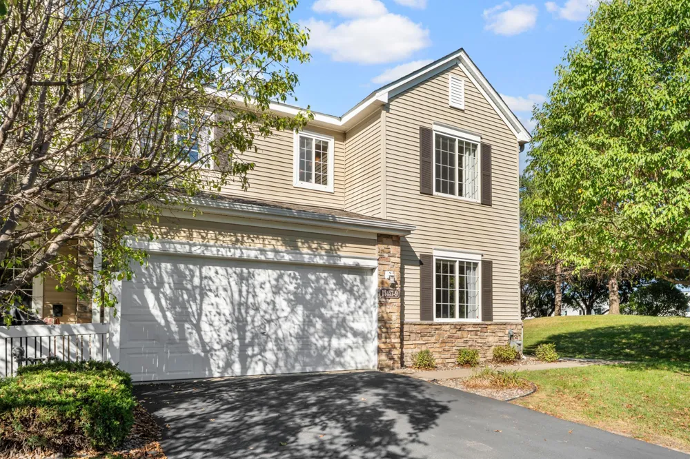 13457 Europa Court #9 Hugo, MN 55038
