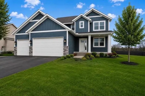 635 Parkside Court