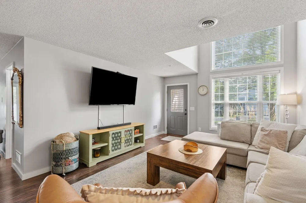 2836 Coach Court Chanhassen, MN 55317