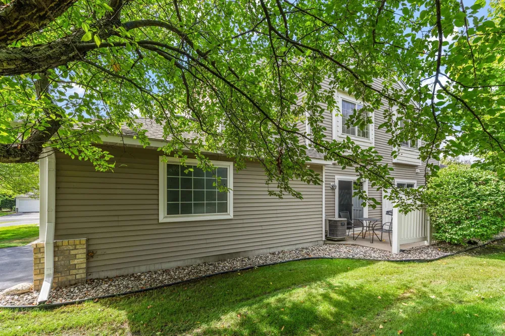 2836 Coach Court Chanhassen, MN 55317