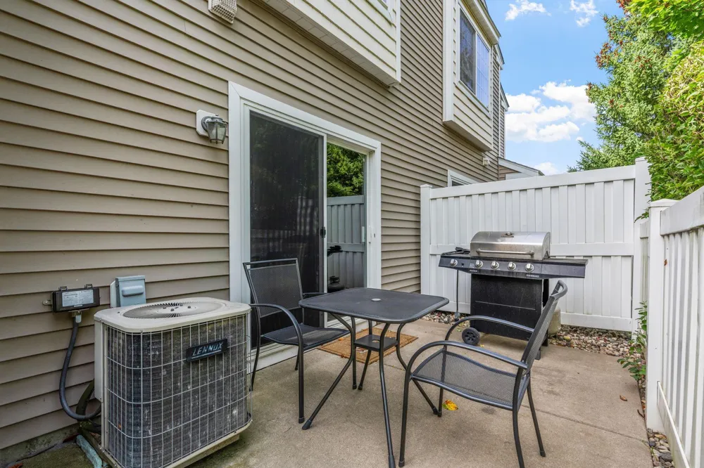 2836 Coach Court Chanhassen, MN 55317