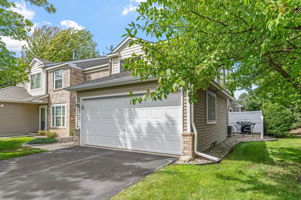 2836 Coach Court Chanhassen, MN 55317