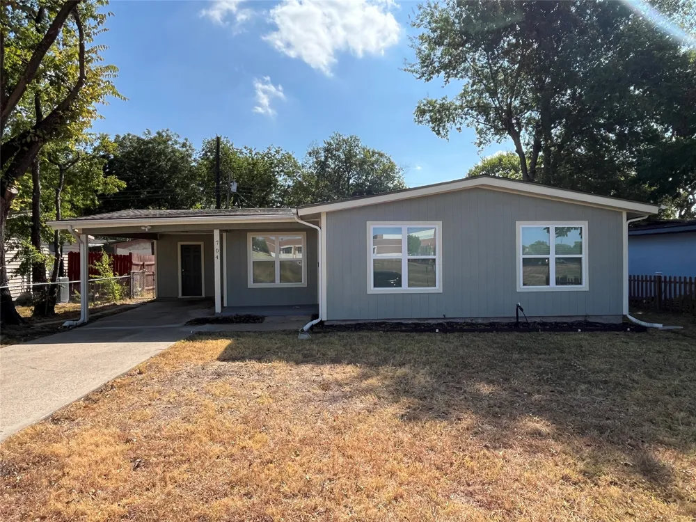 704 Wilkinson Drive Mesquite, TX 75149