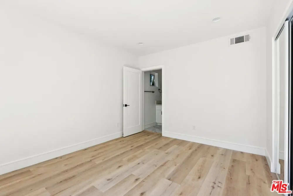 2111 Holly Drive Los Angeles, CA 90068