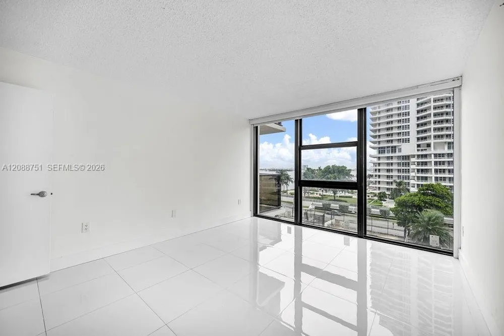 600 NE 36th St #508 Miami, FL 33137