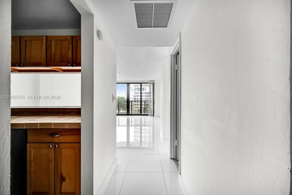 600 NE 36th St #508 Miami, FL 33137