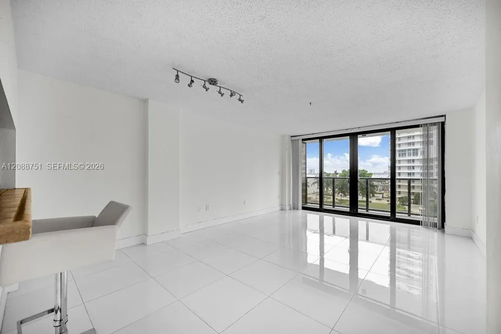 600 NE 36th St #508 Miami, FL 33137