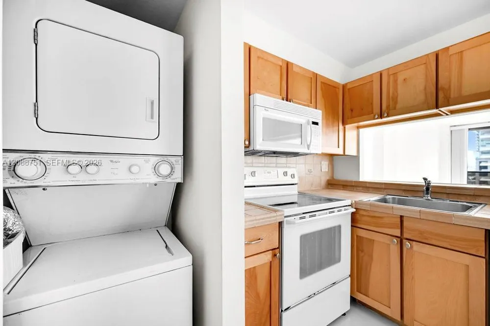600 NE 36th St #508 Miami, FL 33137