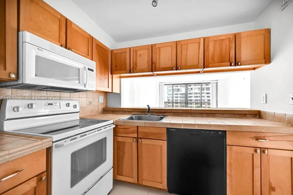600 NE 36th St #508 Miami, FL 33137
