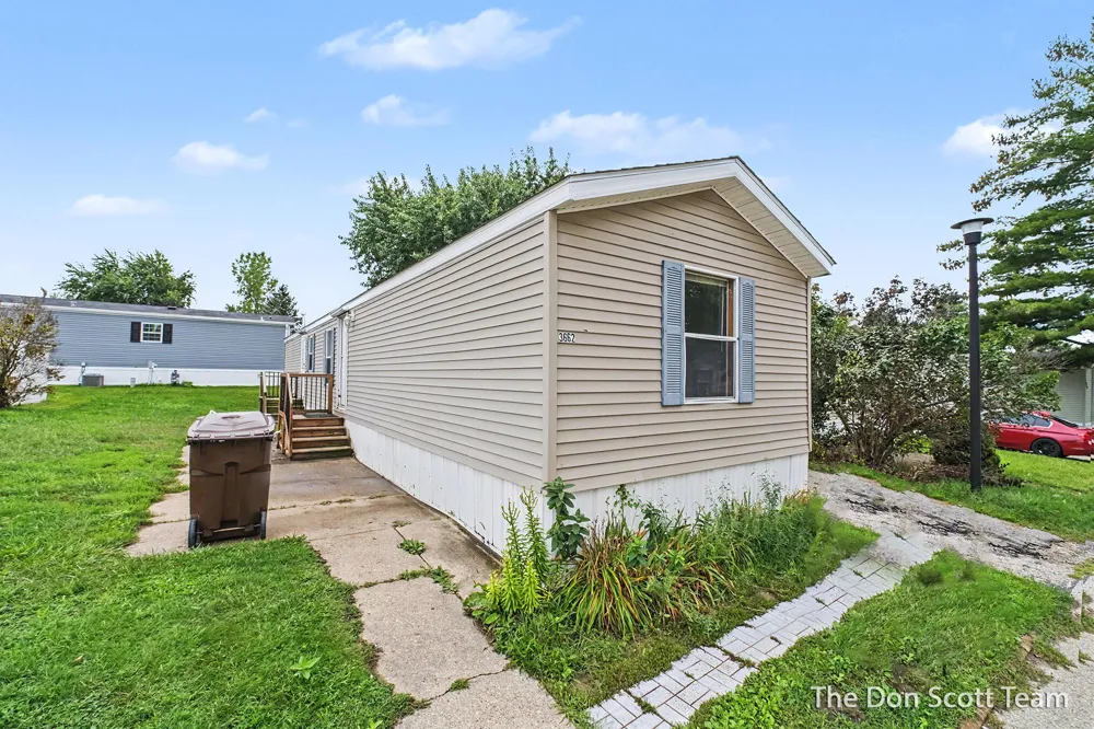 3662 Mount Blanc Street NW Grand Rapids, MI 49544