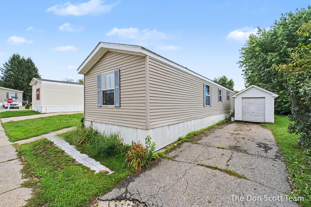 3662 Mount Blanc Street NW Grand Rapids, MI 49544