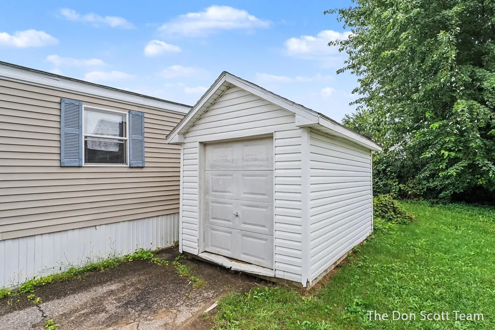 3662 Mount Blanc Street NW Grand Rapids, MI 49544