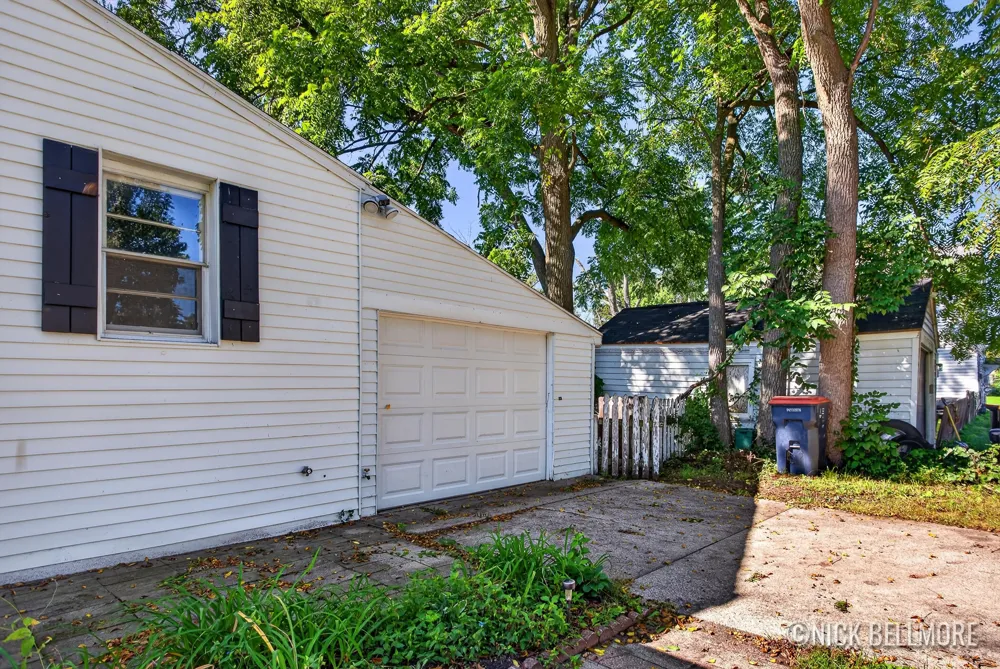576 W 20th Street Holland, MI 49423