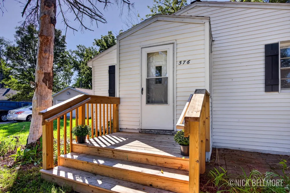 576 W 20th Street Holland, MI 49423