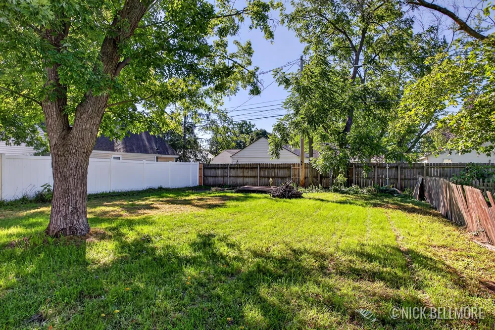 576 W 20th Street Holland, MI 49423