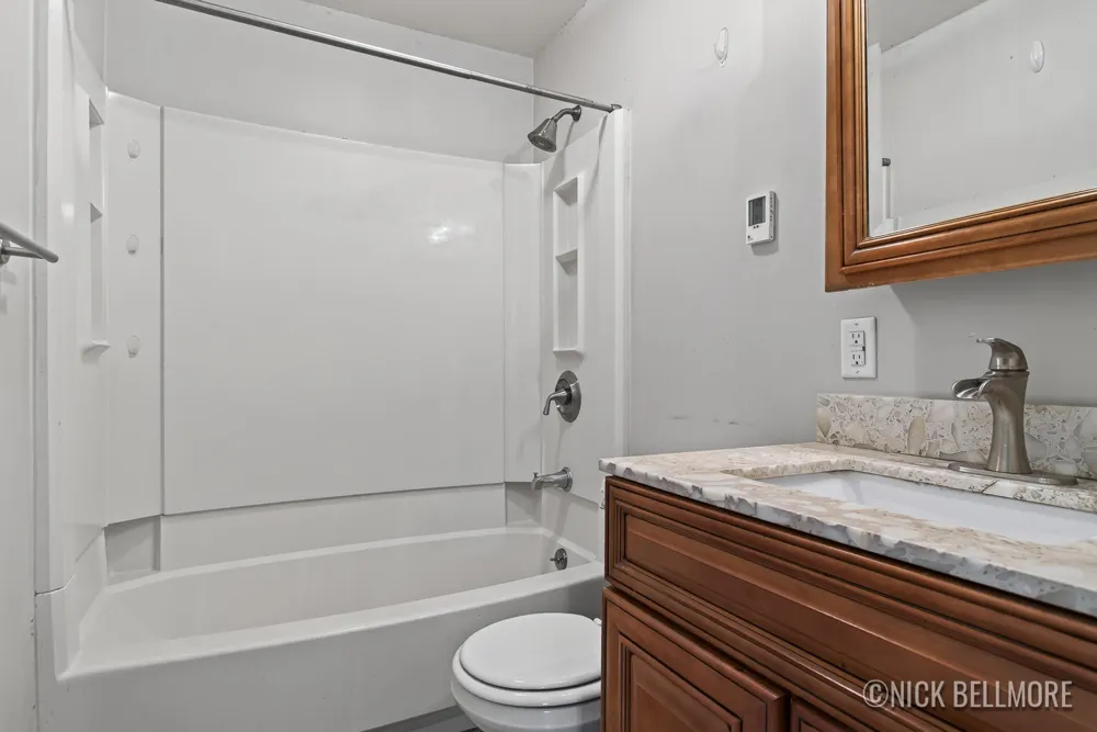 576 W 20th Street Holland, MI 49423