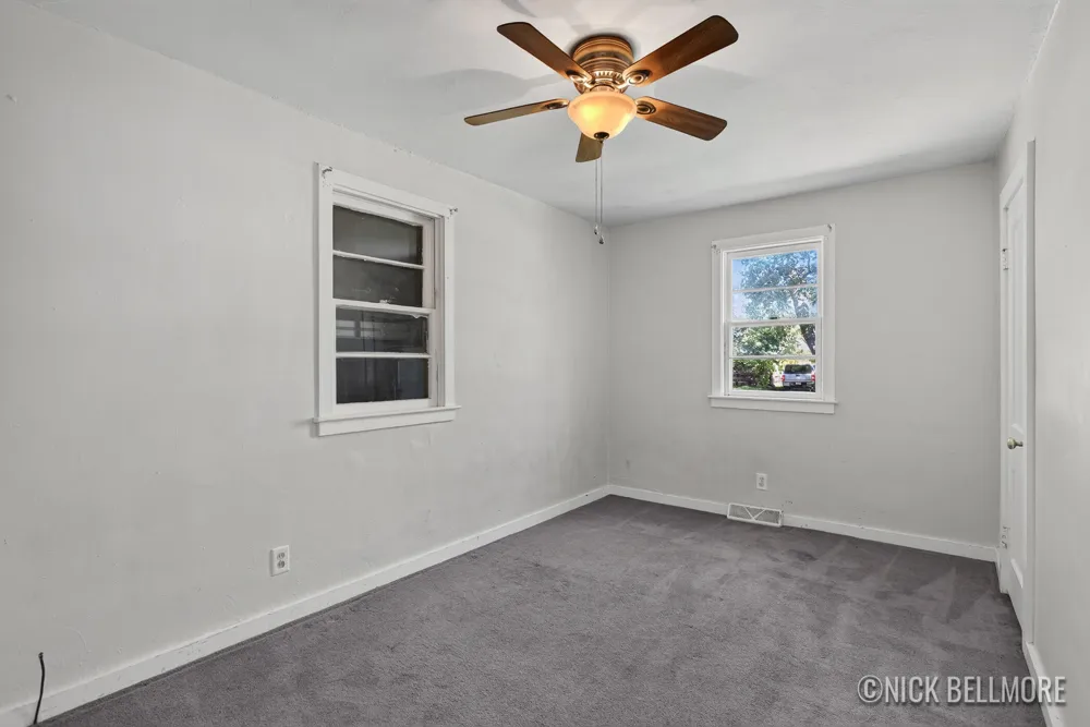 576 W 20th Street Holland, MI 49423