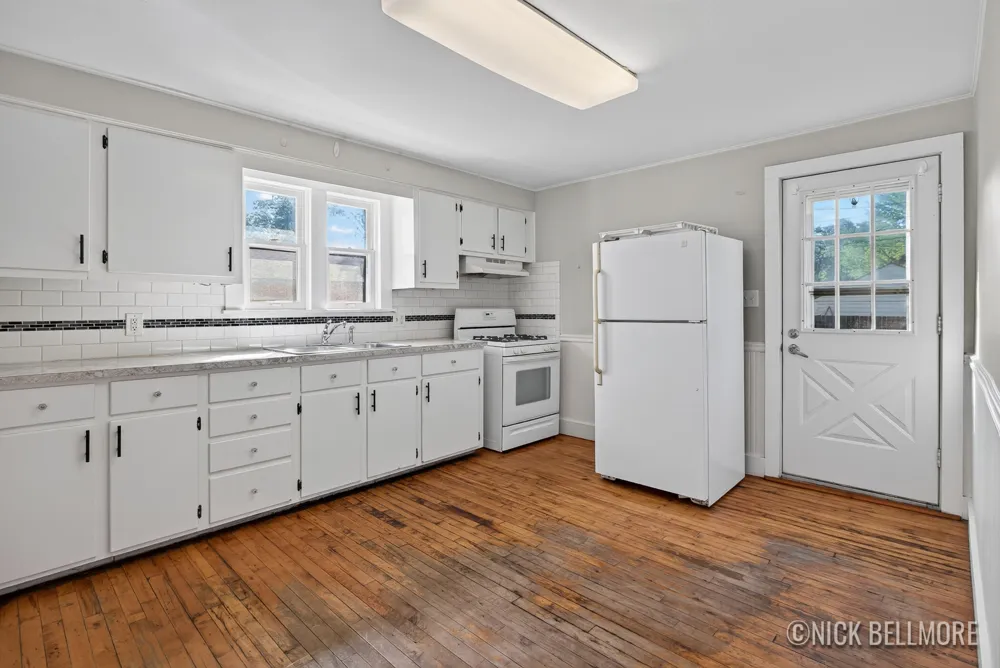 576 W 20th Street Holland, MI 49423