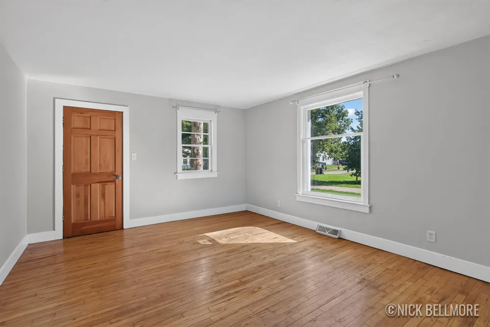 576 W 20th Street Holland, MI 49423