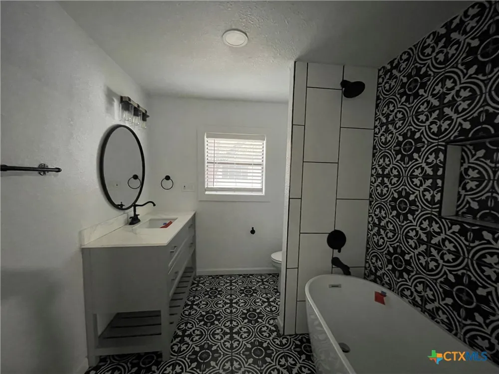 625 E 13th Avenue Belton, TX 76513