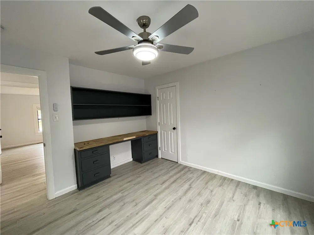 625 E 13th Avenue Belton, TX 76513