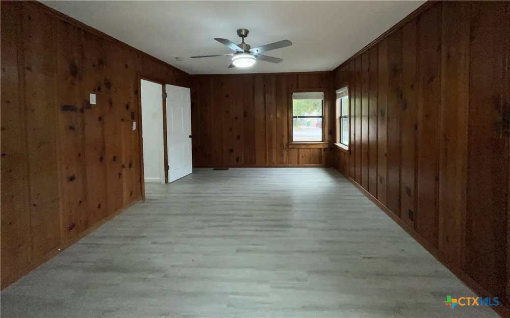 625 E 13th Avenue Belton, TX 76513