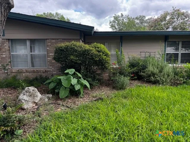 1422 Mockingbird Lane Seguin, TX 78155