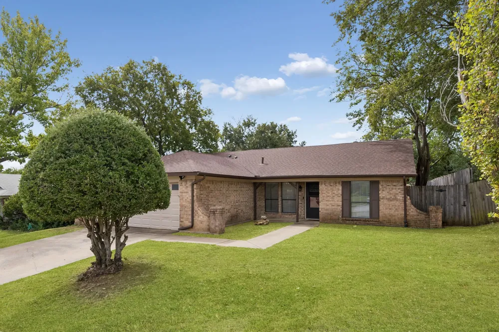 6512 Highview Terrace Watauga, TX 76148
