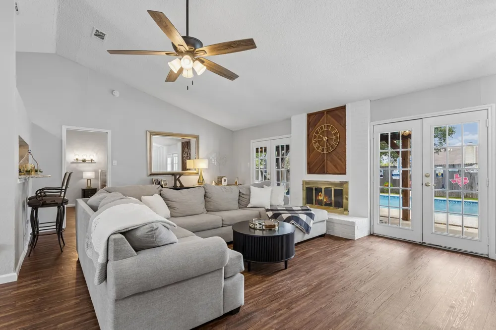 6512 Highview Terrace Watauga, TX 76148