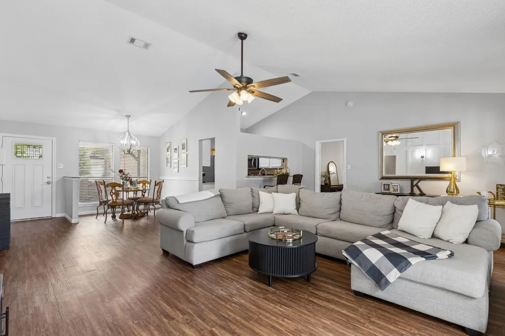 6512 Highview Terrace Watauga, TX 76148