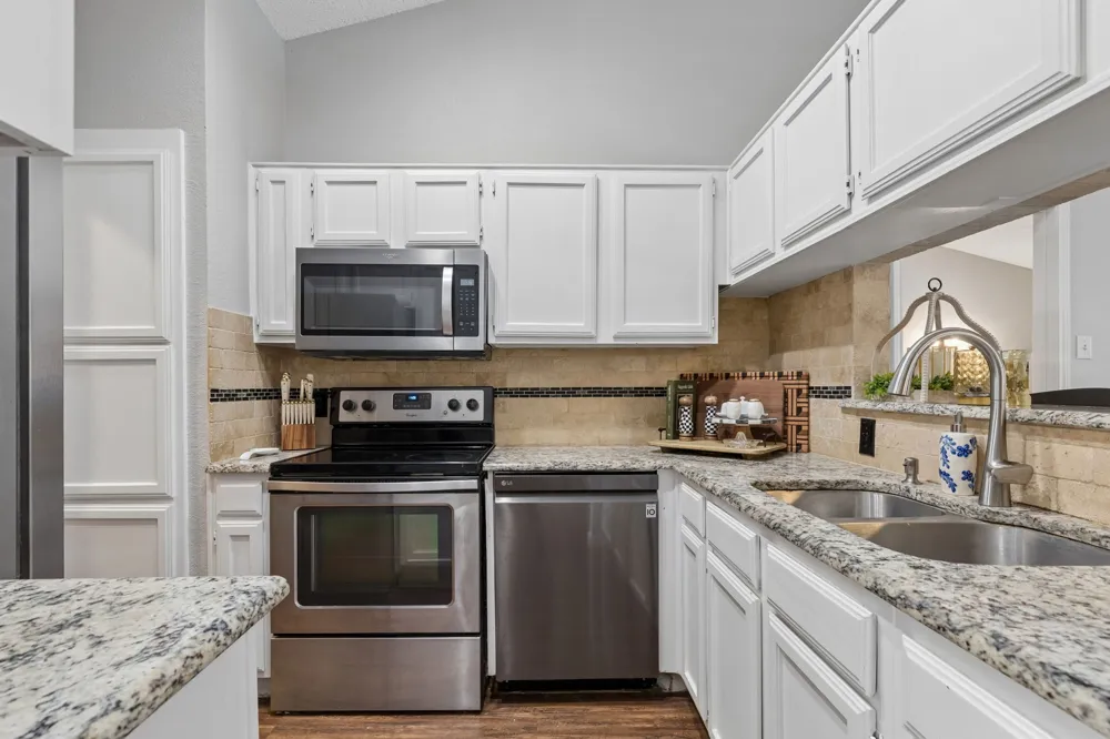 6512 Highview Terrace Watauga, TX 76148