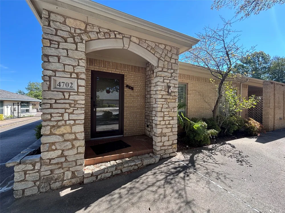 4702 Ranch View Road Fort Worth, TX 76109