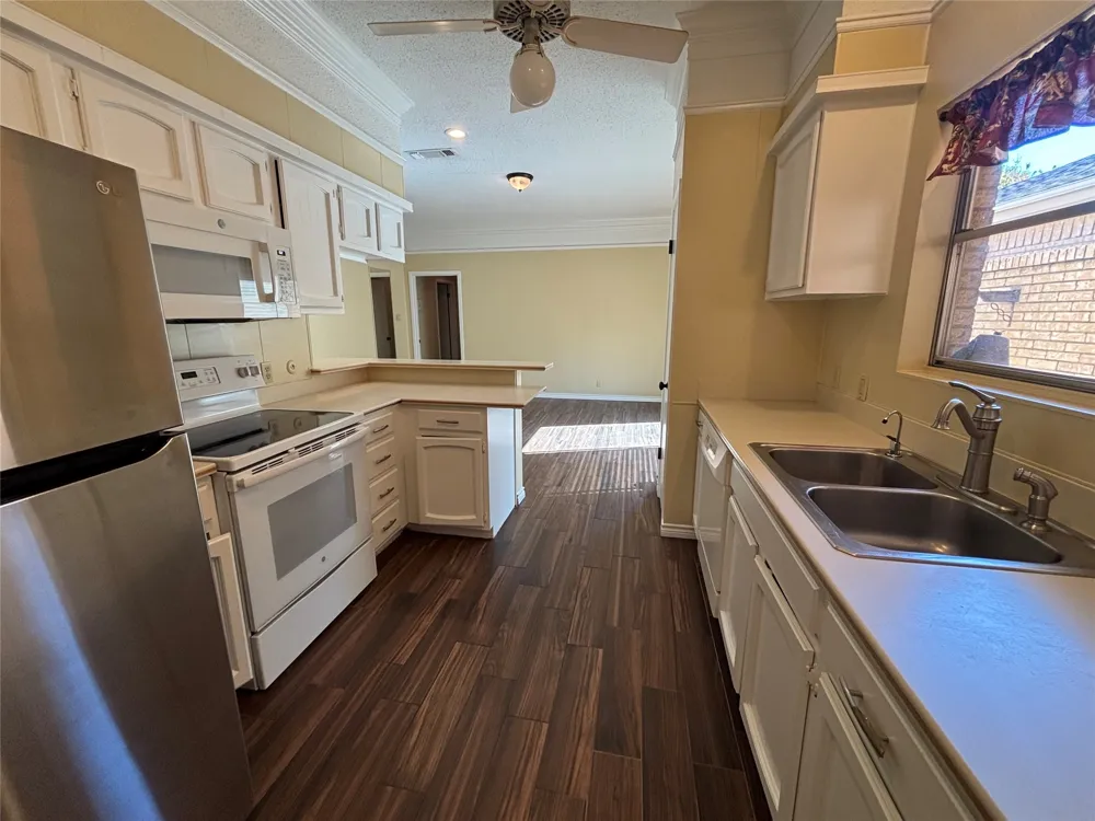 4702 Ranch View Road Fort Worth, TX 76109