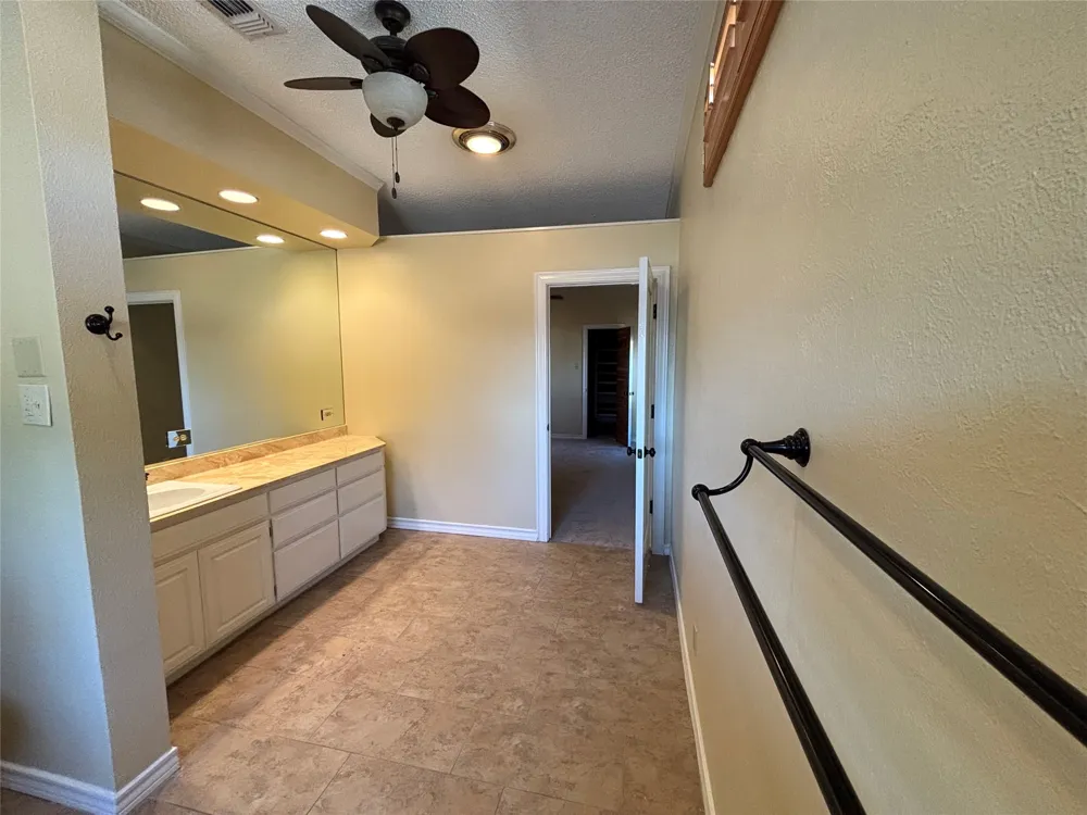 4702 Ranch View Road Fort Worth, TX 76109