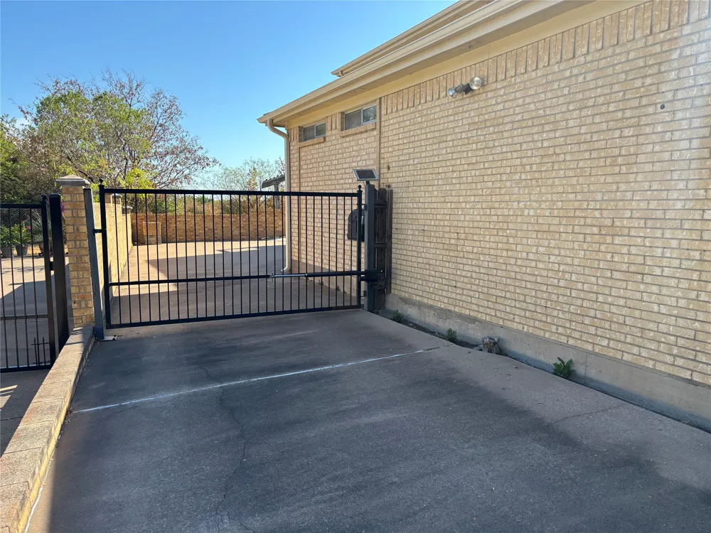 4702 Ranch View Road Fort Worth, TX 76109