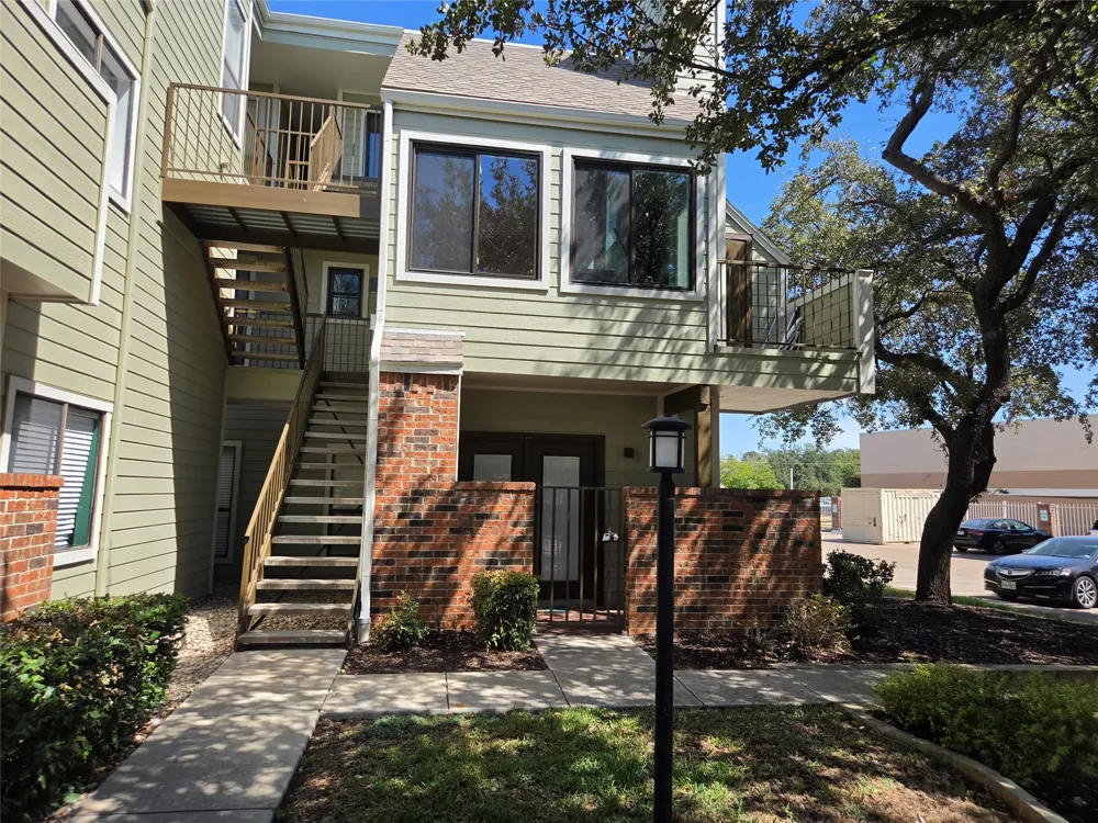 3117 Sondra Drive #103 Fort Worth, TX 76107
