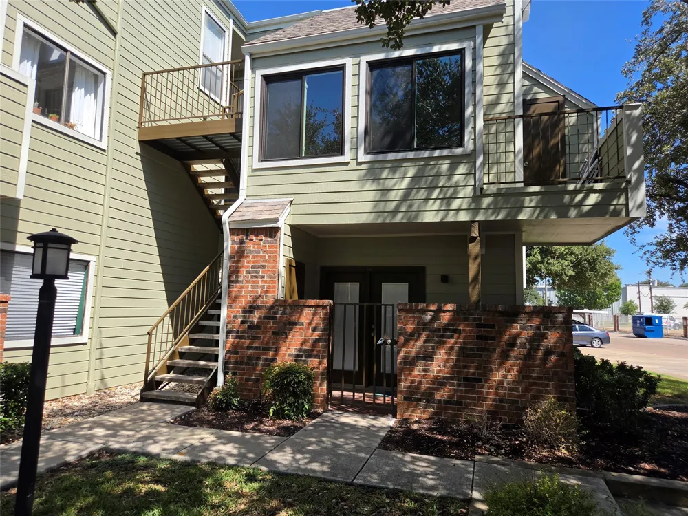 3117 Sondra Drive #103 Fort Worth, TX 76107