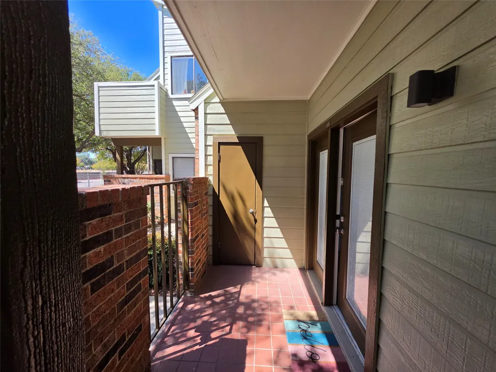 3117 Sondra Drive #103 Fort Worth, TX 76107