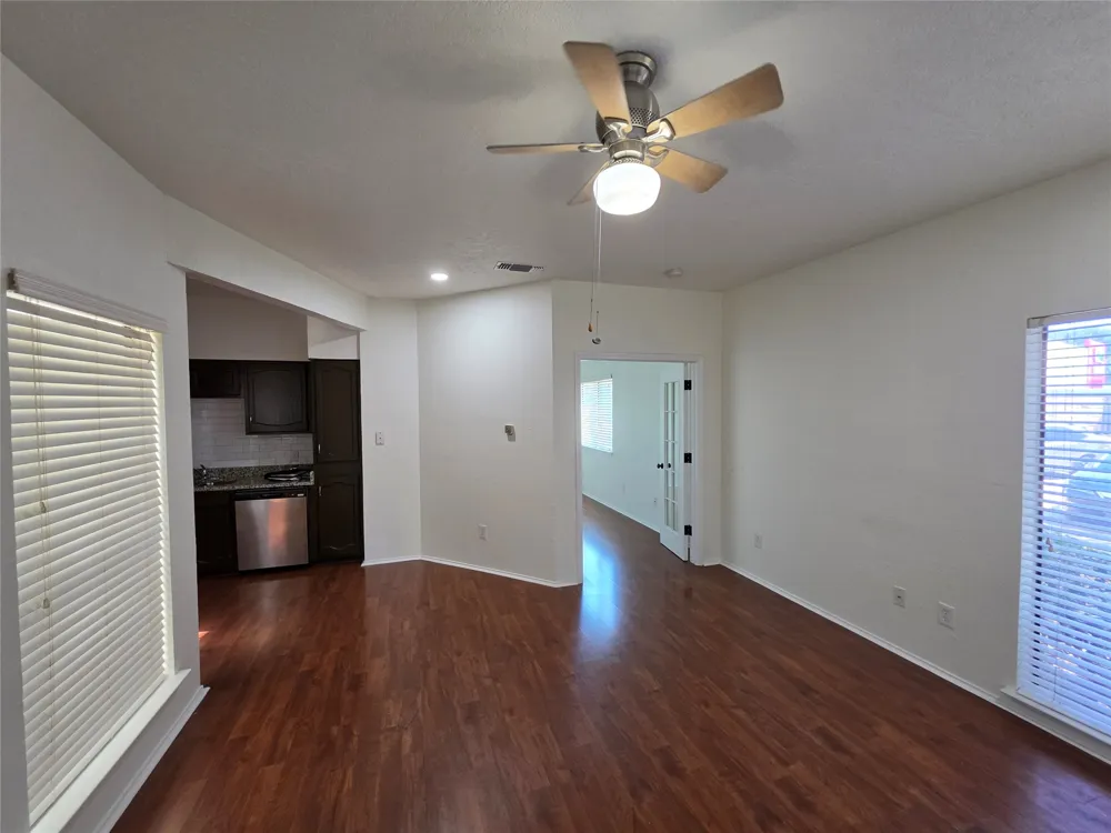 3117 Sondra Drive #103 Fort Worth, TX 76107