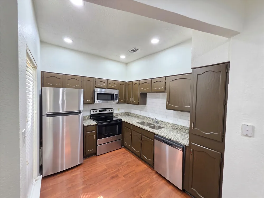 3117 Sondra Drive #103 Fort Worth, TX 76107