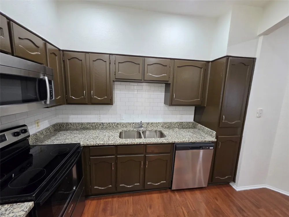 3117 Sondra Drive #103 Fort Worth, TX 76107