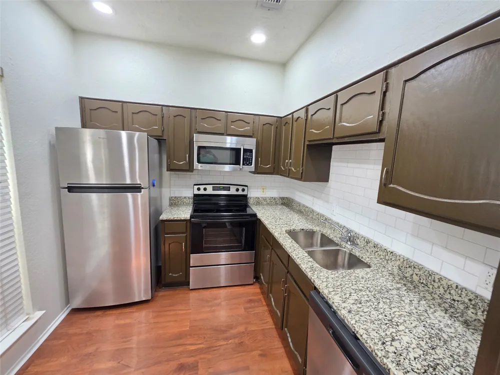 3117 Sondra Drive #103 Fort Worth, TX 76107