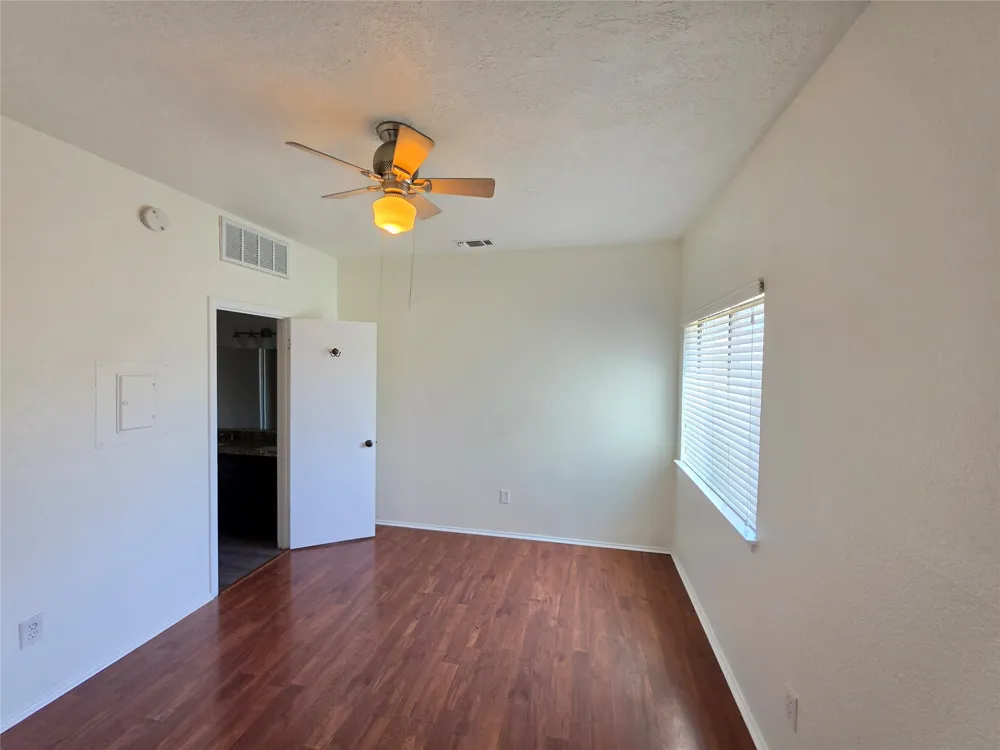 3117 Sondra Drive #103 Fort Worth, TX 76107