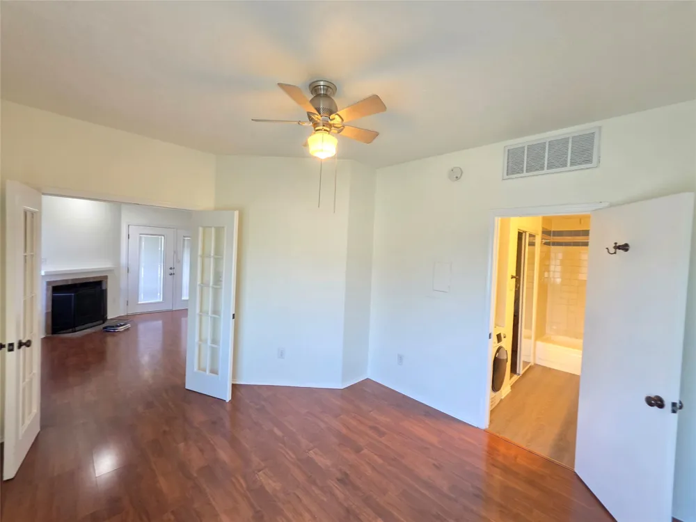 3117 Sondra Drive #103 Fort Worth, TX 76107