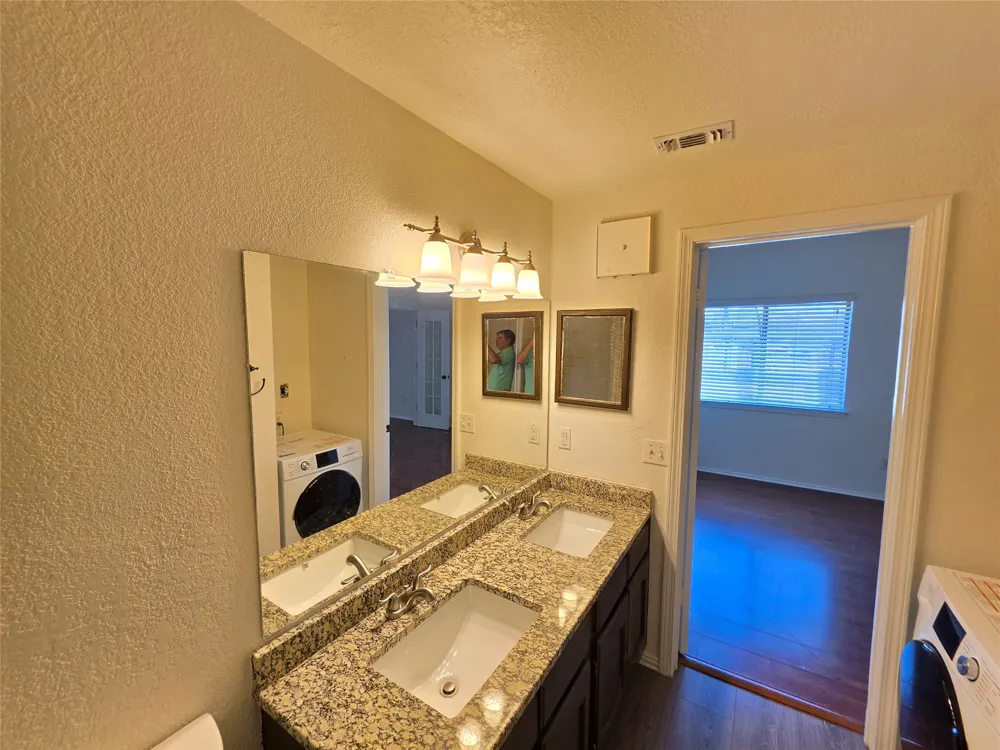 3117 Sondra Drive #103 Fort Worth, TX 76107
