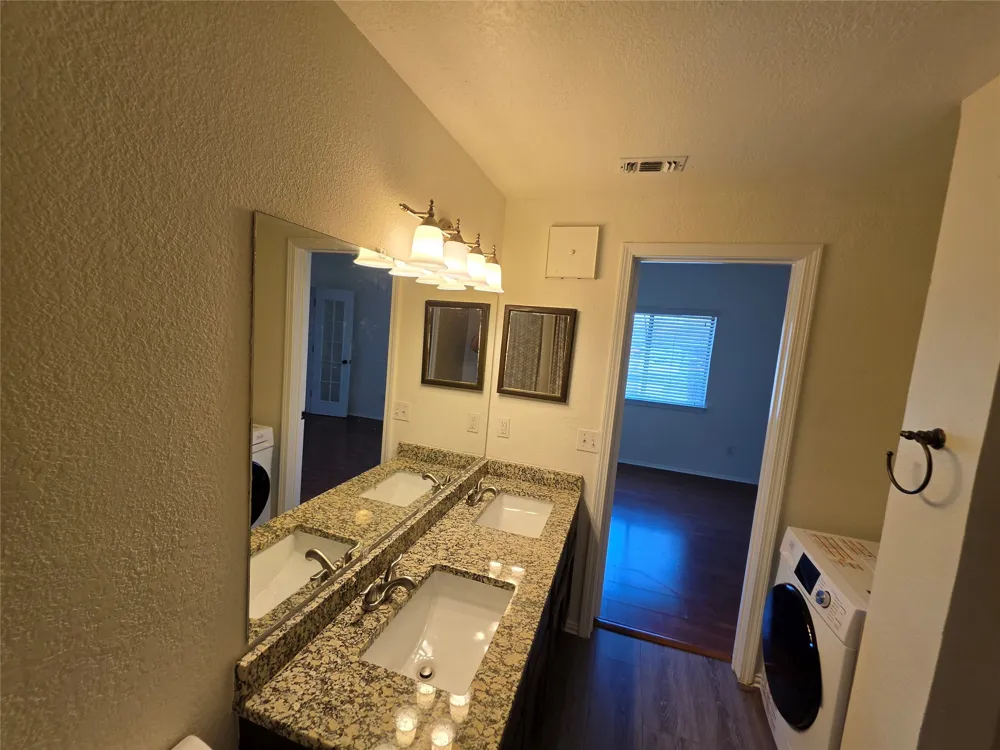 3117 Sondra Drive #103 Fort Worth, TX 76107