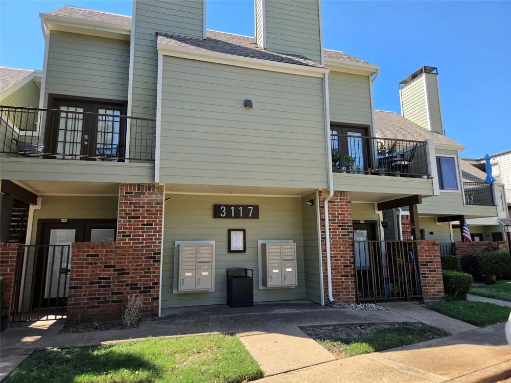 3117 Sondra Drive #103 Fort Worth, TX 76107